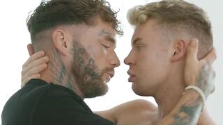 سكس ورعان - مراهق جميل و جسمه سيكسي روعة xnxx gay